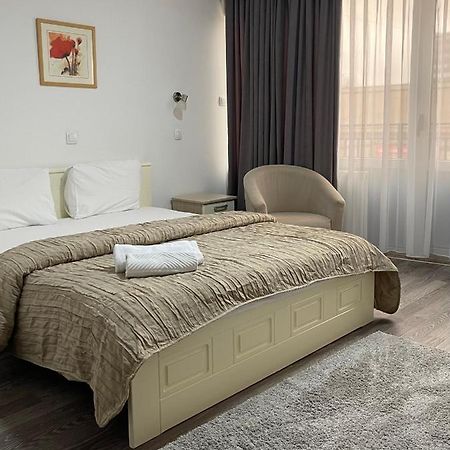 Zaječar Garni Hotel Hamburg מראה חיצוני תמונה
