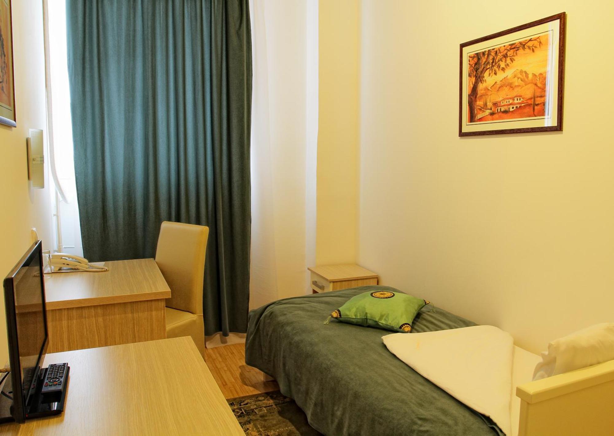 Zaječar Garni Hotel Hamburg מראה חיצוני תמונה