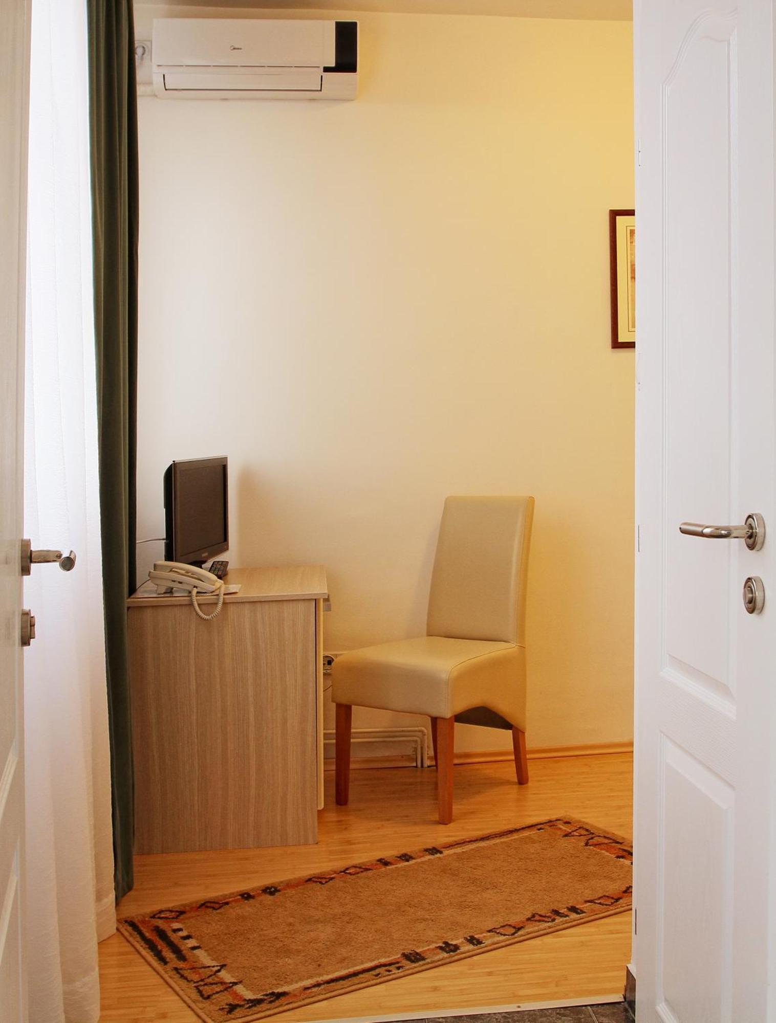 Zaječar Garni Hotel Hamburg מראה חיצוני תמונה
