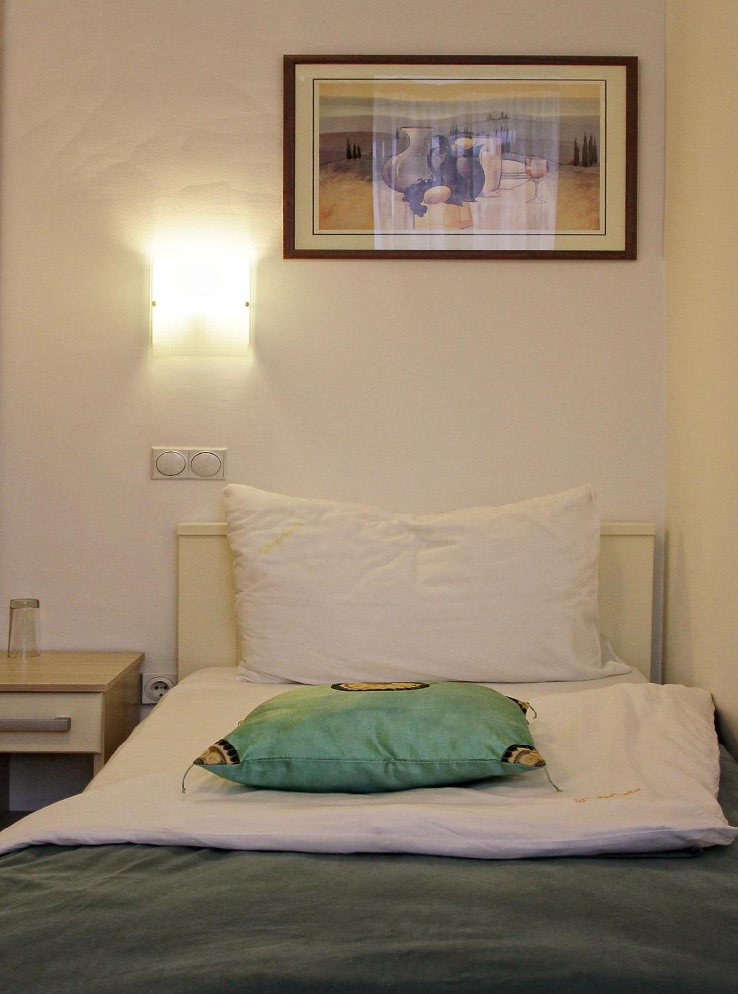 Zaječar Garni Hotel Hamburg מראה חיצוני תמונה